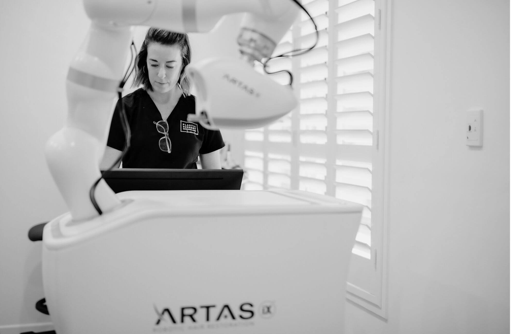 ARTAS iX vs Manual FUE vs DHI: An Honest Comparison
